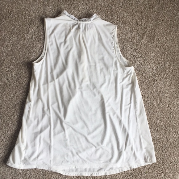 Silky white sleeveless top - Picture 4 of 4